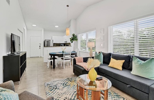 Mission Bay Apartment | 280C - Boca Retreat w/Pool, Parking, Near Evert Tennis & Shops