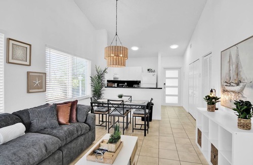 Mission Bay Apartment | 280D - Boca Retreat w/Pool, Parking, Near Evert Tennis & Shops