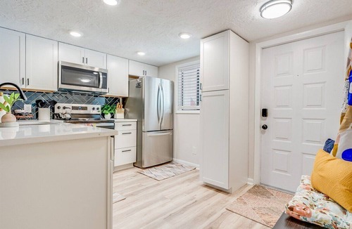 Montgomery Condo | 2bd/2ba Condo * Pool * Dogs Welcome * 30+ day stay