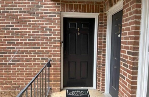 Auburn Apartment | 2BR/2BA Renovated Condo under 1 mile to Toomers