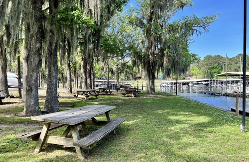 Cape Royale Condo | 2Br Getaway- 2 Min. Walk to Lake Livingston and Marina