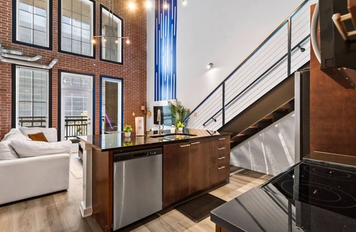 Atlantic Station Area Apartment | 2BR Loft Midtown ATL, Sleeps 10