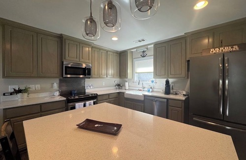 Valley House | 3/2 house w/private boat launch, full lake view porch. Sleeps 8-10. Parking+