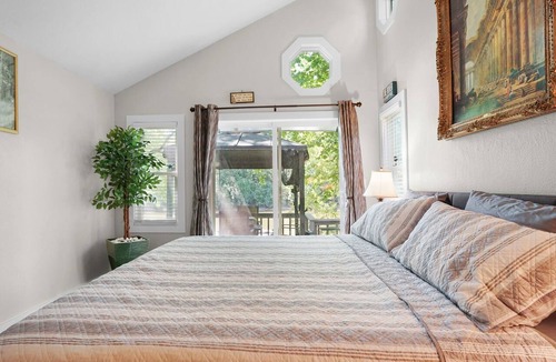 Indianapolis House | 3 BDRM River Retreat w/hot tub