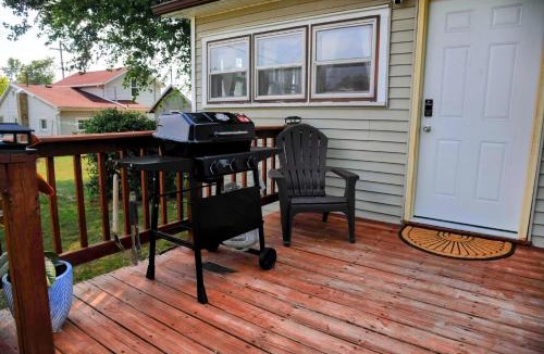 Bourbon House | 3 Bed Bath with yard and Fire Pit- Charming Small Town Exploring