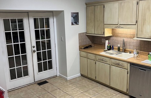 Augusta House | 3-bedroom, 2 bath split level home in Augusta. Spacious and newly renovated