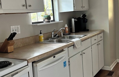 Cullman House | 3 bedroom 3 bathroom house in charming Cullman minutes to lake, town, interstate