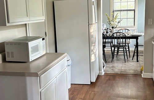 Cullman House | 3 bedroom 3 bathroom house in charming Cullman minutes to lake, town, interstate