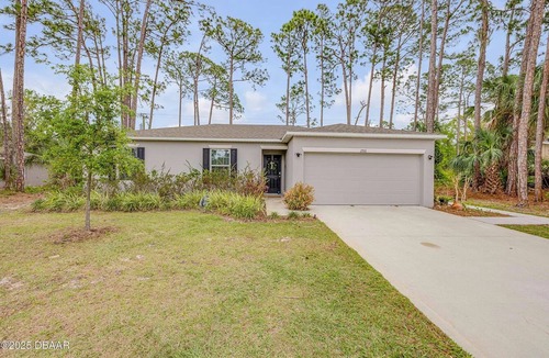 Florida Shores House | 3-Bedroom Escape By The Sea with AC and Beautiful Private Covered Lanai