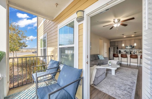 Northside Apartment | 3-Bedroom Family Suite with Pool, Arcade Games, Gym, Free Parking, Baby Gear