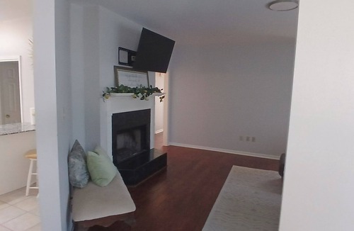 Shenandoah House | 3-Bedroom House, private, off-street, covered parking, near food, shopping, fun
