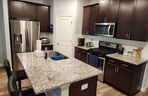 Lilburn House | 3-bedroom townhome in nice Lilburn with WiFi, AC. Enjoy your stay
