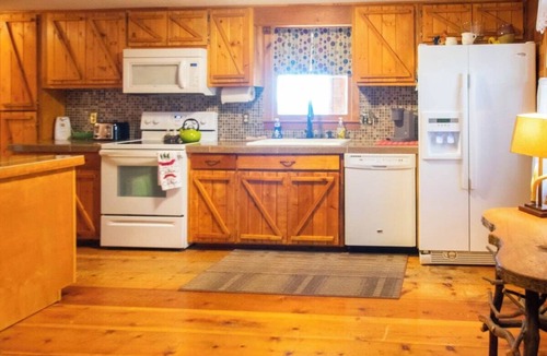 Blairsville Cabin | 3 Deer | 3BR/1.5BA Blairsville | Amazing Views