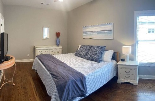 Johns Creek House | 3 King Home Close to Alpharetta in Gated Community