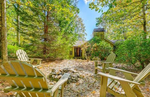 Glenville House | 3 Mi to Crossroads: Mtn-View Cottage in Cashiers