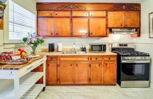 Jackson House | 3 Mi to Mississippi Stadium: Cozy Jackson Getaway!