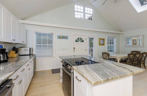 North Forest Beach House | 3 Night Hawk: 4th Row Beach Cottage. Private Pool, Free Bikes. Dogs OK, Fence