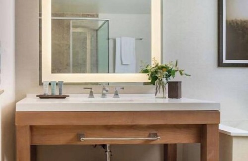 Braselton Hotel | 3 Relaxing Rooms w/Stylish Touches Near Vineyards and Georgia Wine Tours