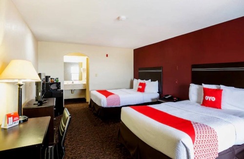 Port Allen Hotel | 3 Rooms | 2 Queen Bed | Comfortable & Convenient Two-Queen Retreat