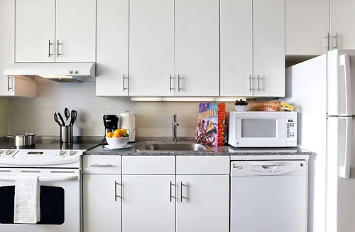 Central Business District Resort | 3 Spacious Spaces! Family Break. Great Downtown Base near Lafayette Square