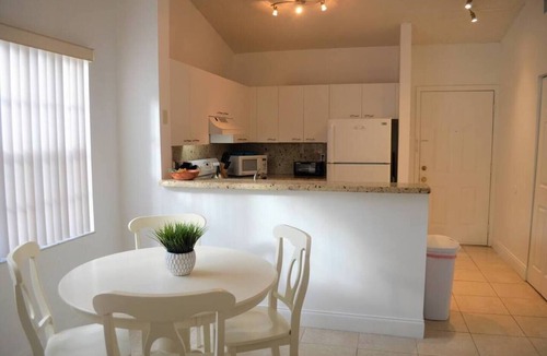 Mission Bay Apartment | 300D - Boca Retreat w/Pool, Parking, Near Evert Tennis & Shops