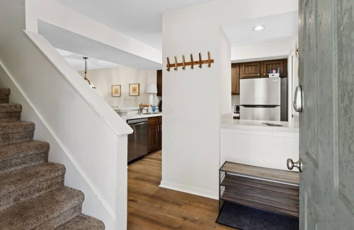 American Beach House | 307 Sailmaker in Summer Beach