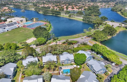 Mission Bay Apartment | 310B - Boca Retreat w/Pool, Parking, Near Evert Tennis & Shops