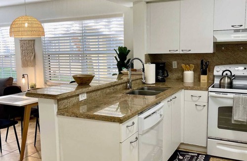 Mission Bay Apartment | 340B - Boca Retreat w/Pool, Parking, Near Evert Tennis & Shops