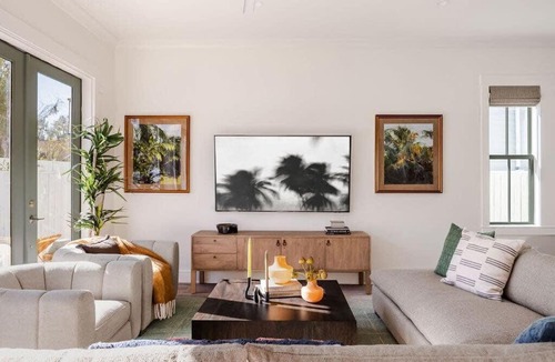 Thunderbolt House | 38 Guests 12 Bedroom Compound Private Pool