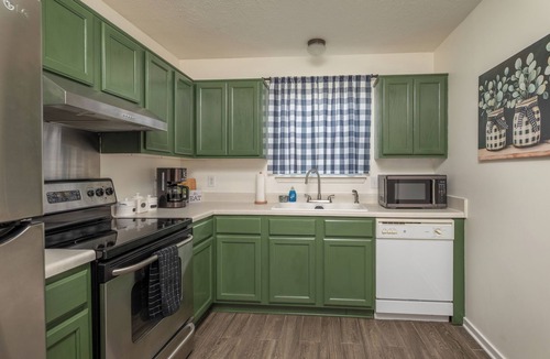 Starkville Condo | 3BR/2.5BA Condo-Pool-Near MSU/Sportsplex/Downtown