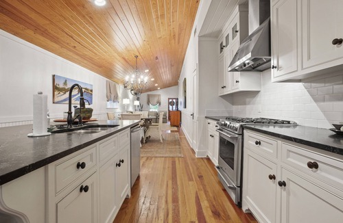 Biloxi House | 3BR/2BA Bottlebrush on Bowen - PERFECT location Ocean Springs. Walk to downtown!