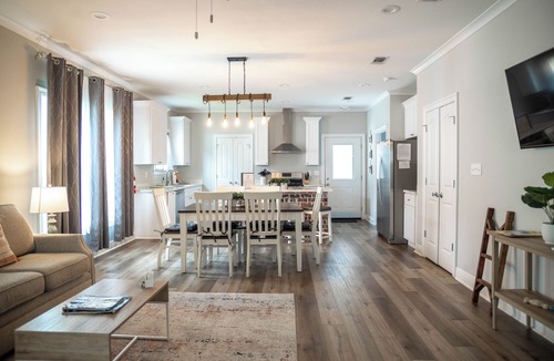Biloxi House | 3BR/2BA in the heart of Downtown Ocean Springs! Ms Annie's Coastal Hideaway