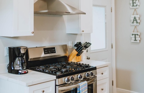 Biloxi House | 3BR/2BA in the heart of Downtown Ocean Springs! Ms Annie's Coastal Hideaway