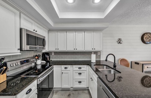 Fairway Village House | 3BR Golf Course Home | Golf Cart & Lanai | Saddlebrook Resort Amenities | Pools