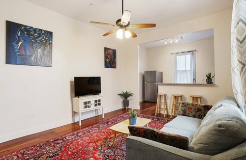 Seventh Ward House | 3BR Shotgun | 5 Min to French Quarter |Courtyard