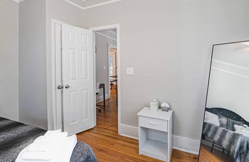 Midtown House | 3BR Timeless Southern Charm | Prvt backyard |: 1 miles toMed Ctr