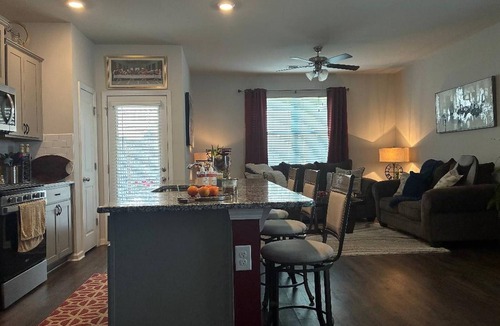 Graniteville House | 3BR Townhouse 3 min to I-20, exit 11