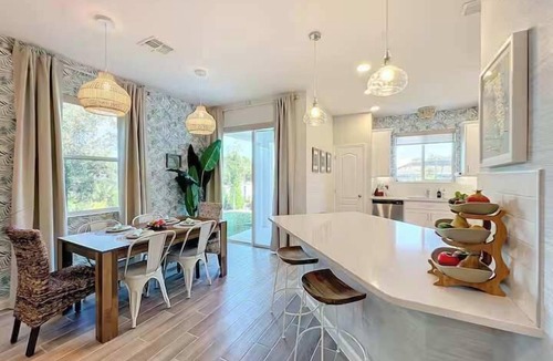 Oviedo Condo | 3BR Villa in Gated Oviedo Near UCF & Orlando