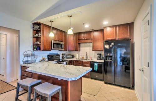 Darien House | 3rd-Floor Riverfront Condo: Walk to Downtown Eats!