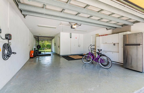 Jupiter House | *4/3 Pool Home w/Private Backyard, 3 mi to Beach!