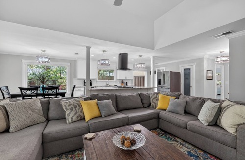 Saint Simons Heights House | 4 bedrooms 2 1/2 baths with pool that can be heated.