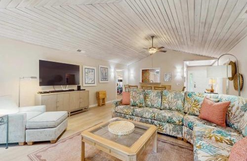Oceanside House | 4 Laughing Gull