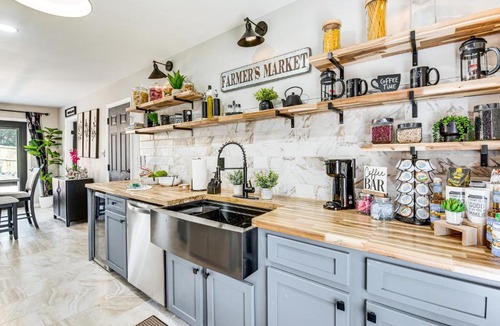 Church Street House | 4 Mi to Airport: Atlanta Home w/Deck & Hot Tub