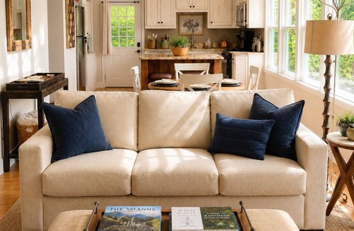 Highlands Cabin | 4 Min To Town, Screened Porch, Stunning Wooded Views, Dogs Ok,