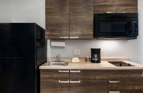 Jonesboro Hotel | 4 Pet-Friendly Rooms w/Kitchenette | Free Parking | Minutes away from Museums