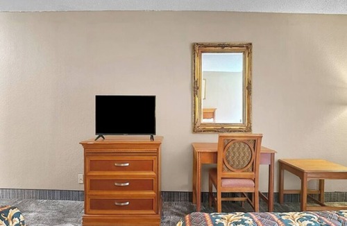 Whitehaven Hotel | 4 Welcoming Rooms w/Free Parking - Great Choice for Exploring Memphis