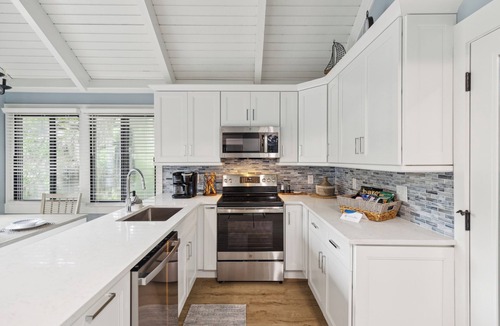Night Heron House | 49 Night Heron @ Sea Pines | Lagoon Front Retreat | Walk to Beach | Golf & Tennis