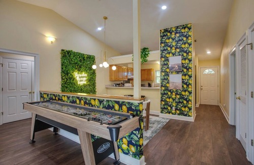 Tallahassee House | 4BD w/Backyard BBQ & Games - 5Mins FSU & Downtown
