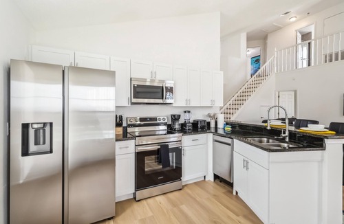 Bahama Bay House | 5/3 Private Pool house near all famous attractions!