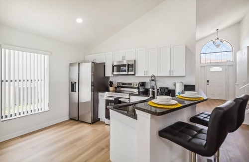 Bahama Bay House | 5/3 Private Pool house near all famous attractions!